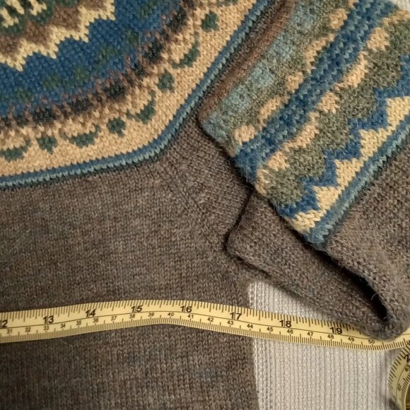 Unbranded Alpaka Sweater Sz S green and pattern around neckline Made in Pe - Picture 5 of 7